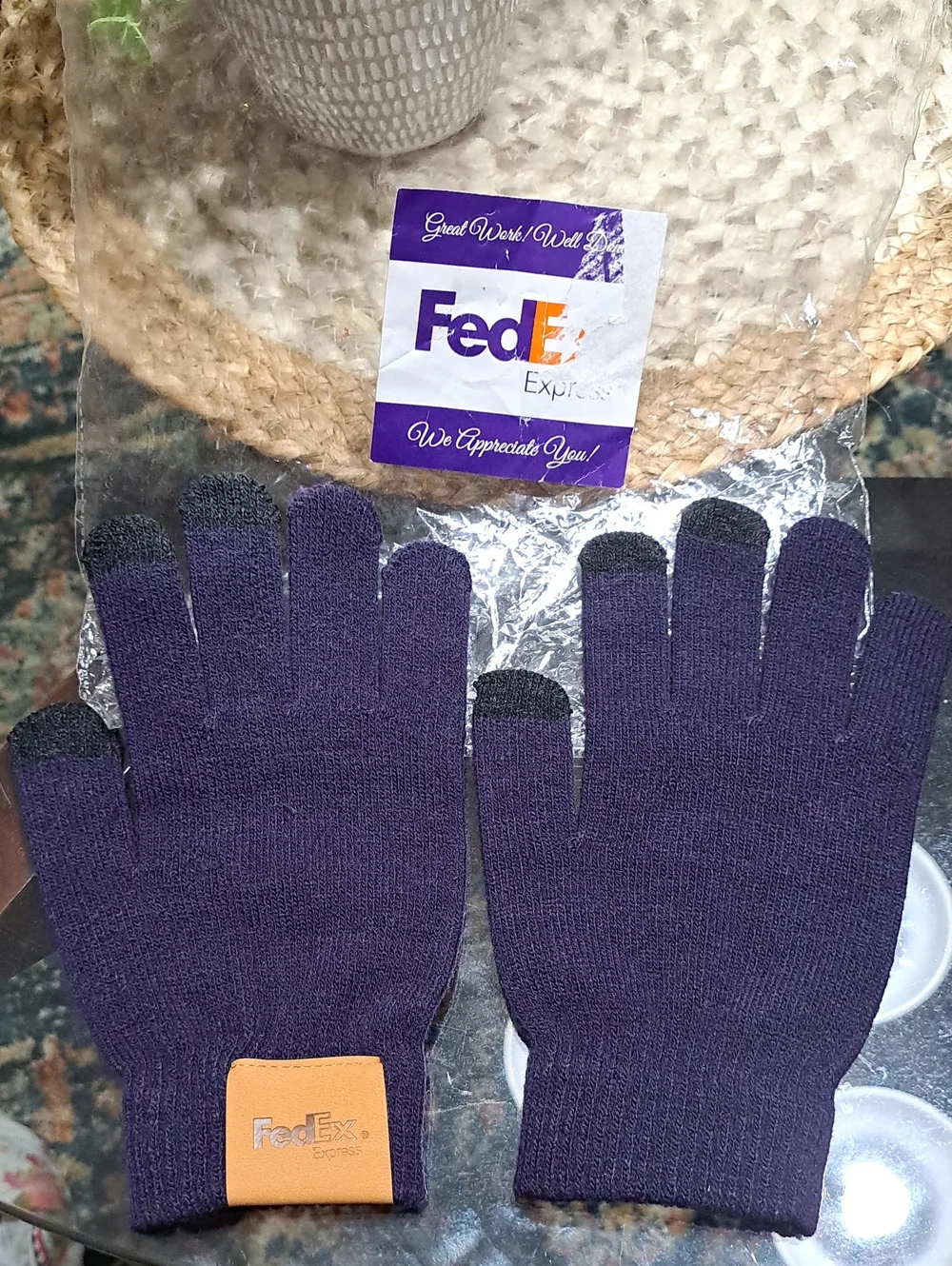 ✨ New FedEx Express Beanie & Gloves Set ✨